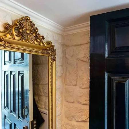 Historic Alfama Cave - Medieval Quarter Experience * Lisboa