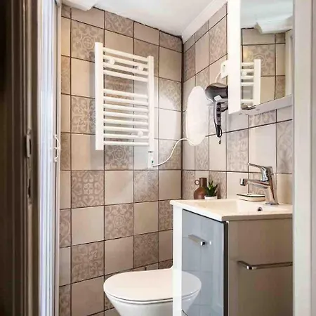 Historic Alfama Cave - Medieval Quarter Experience Lissabon